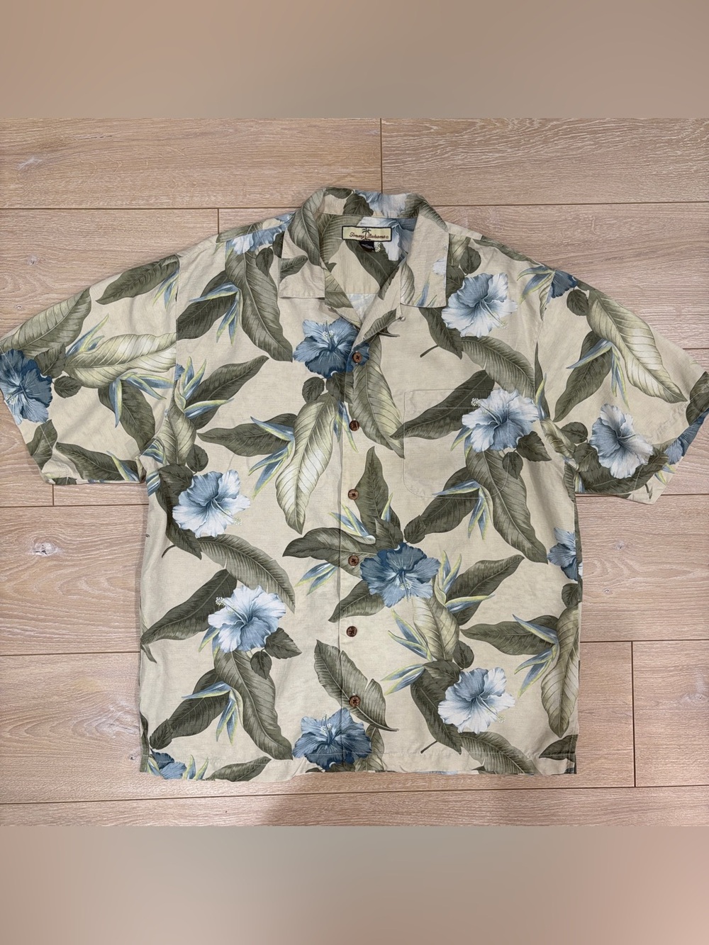 Tommy Bahama 100% Silk Hawaiian Camp Shirt Men's M Bird of Paradise Hibiscus